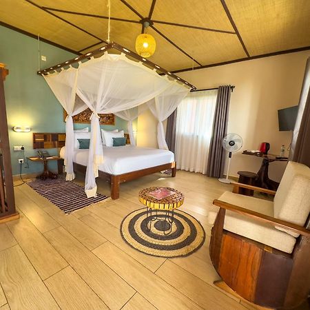 Bira Hotel อันต์ซิราเบ ภายนอก รูปภาพ