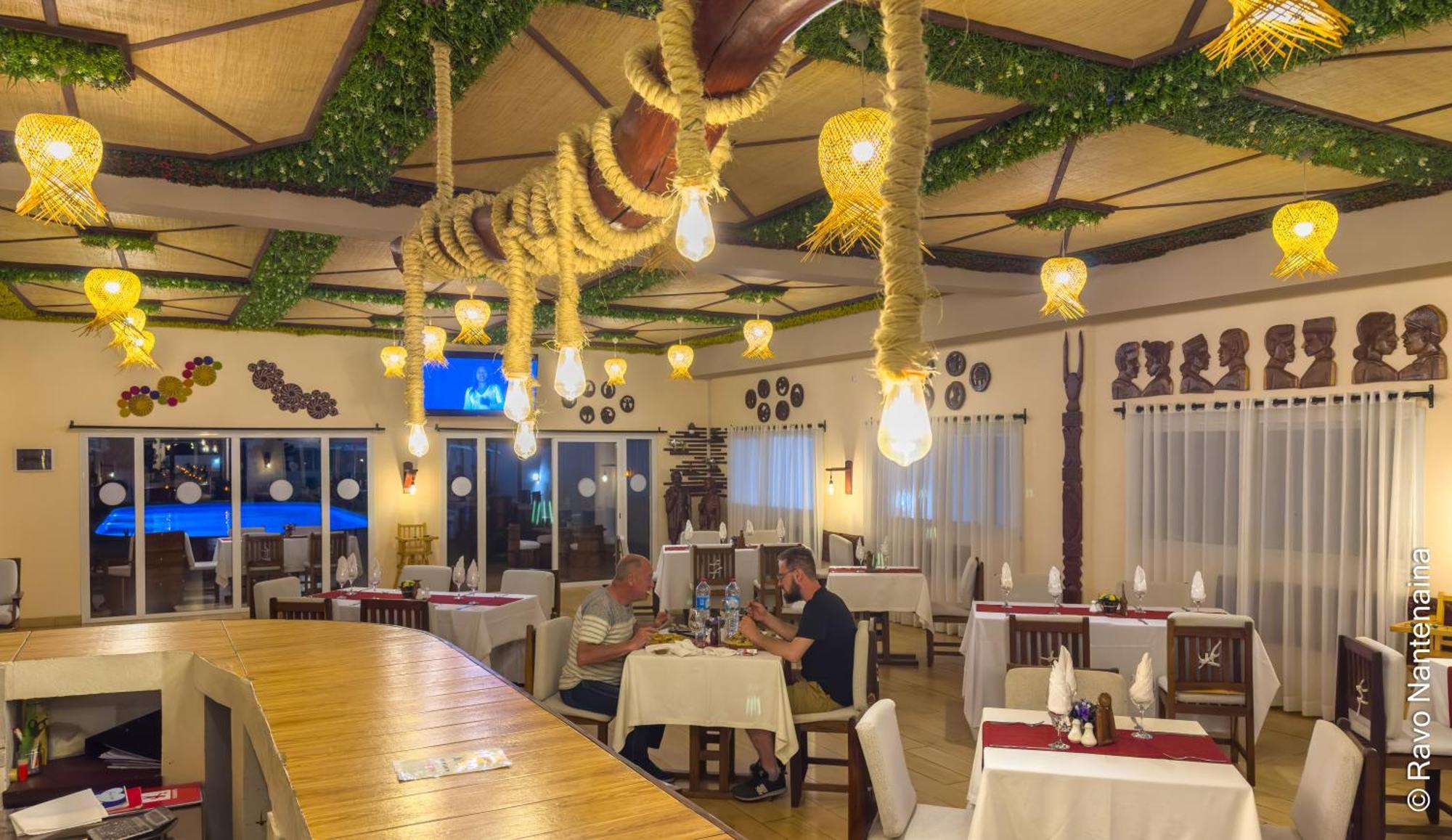 Bira Hotel อันต์ซิราเบ ภายนอก รูปภาพ