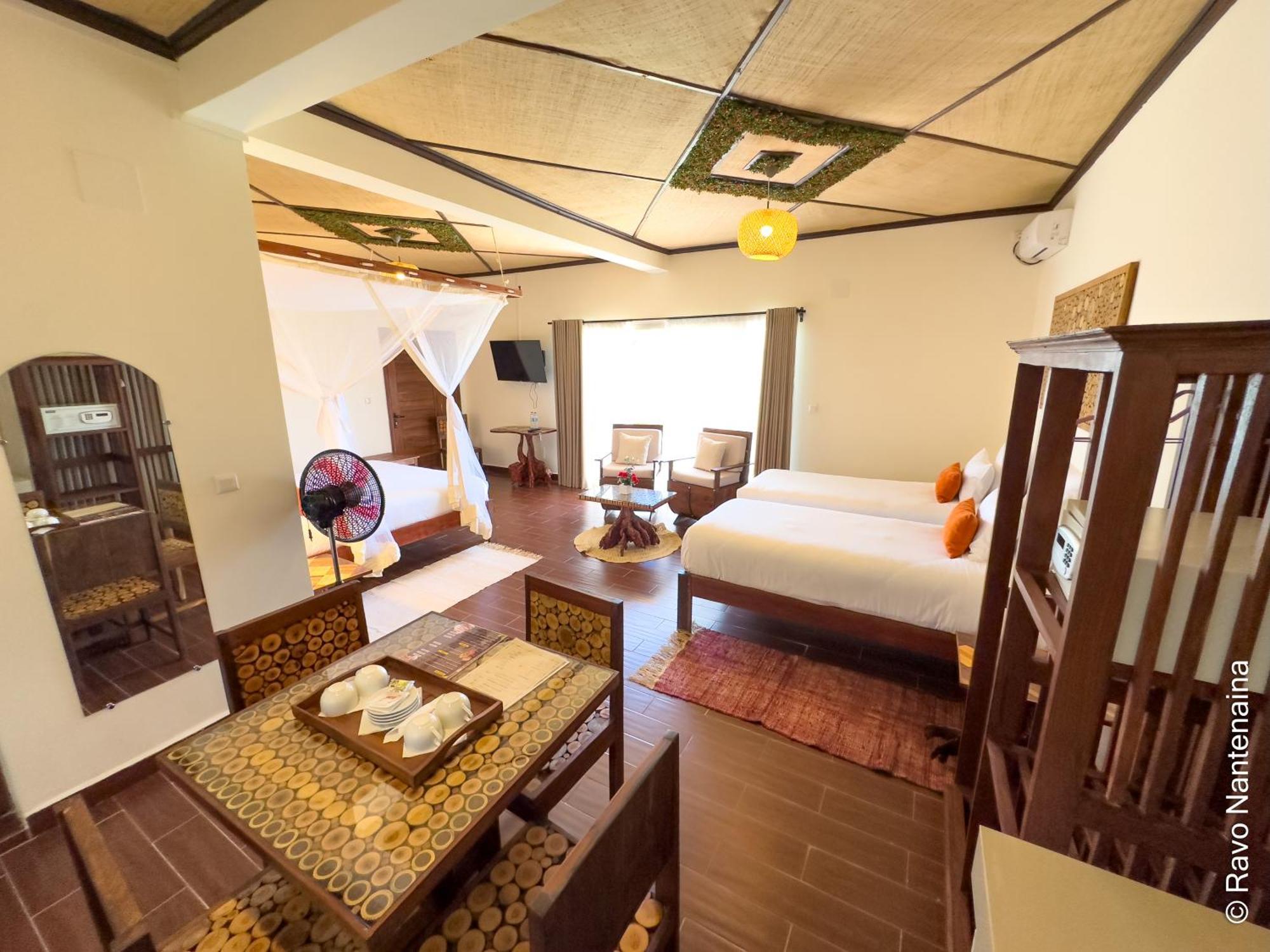 Bira Hotel อันต์ซิราเบ ภายนอก รูปภาพ