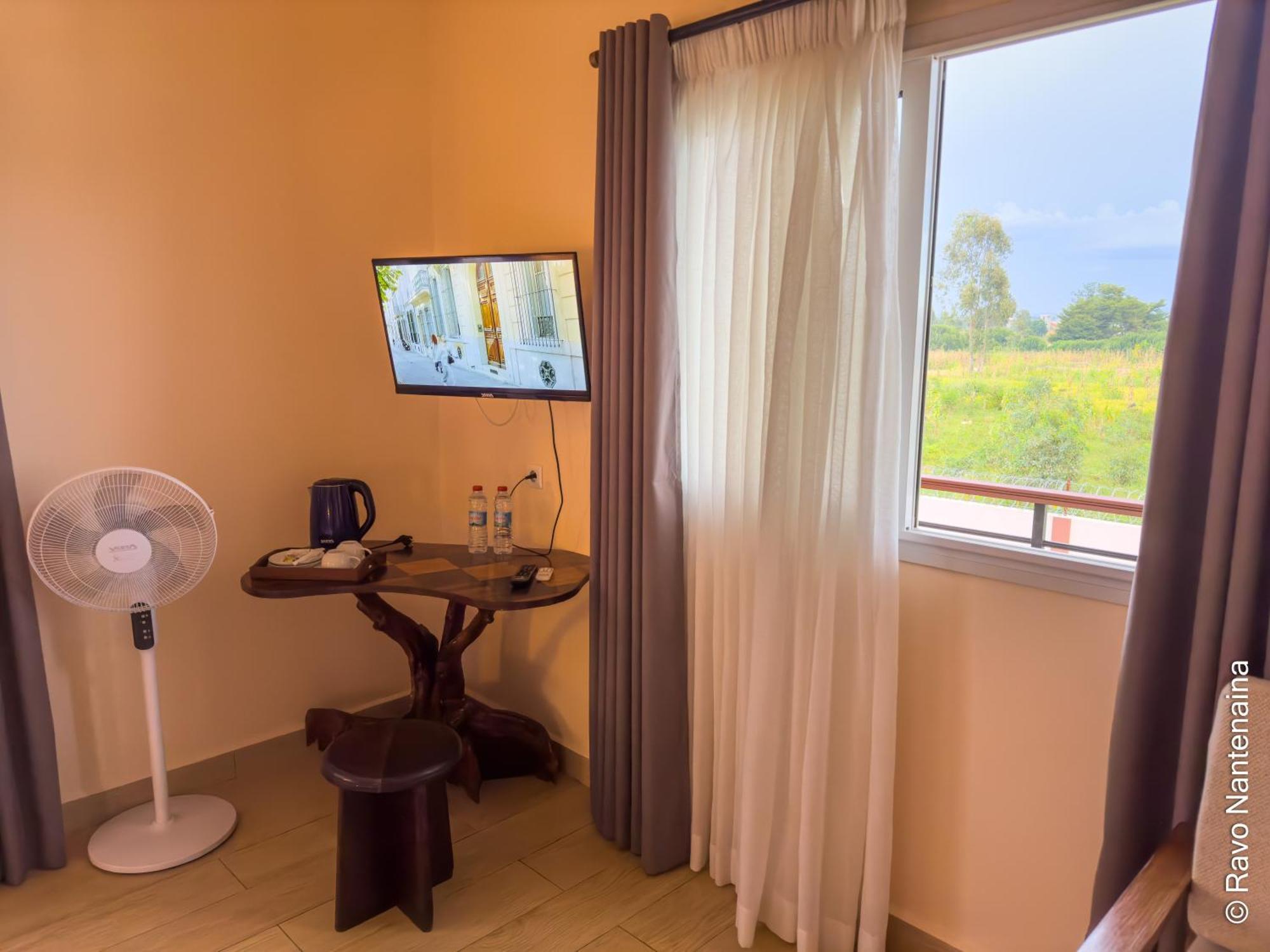 Bira Hotel อันต์ซิราเบ ภายนอก รูปภาพ