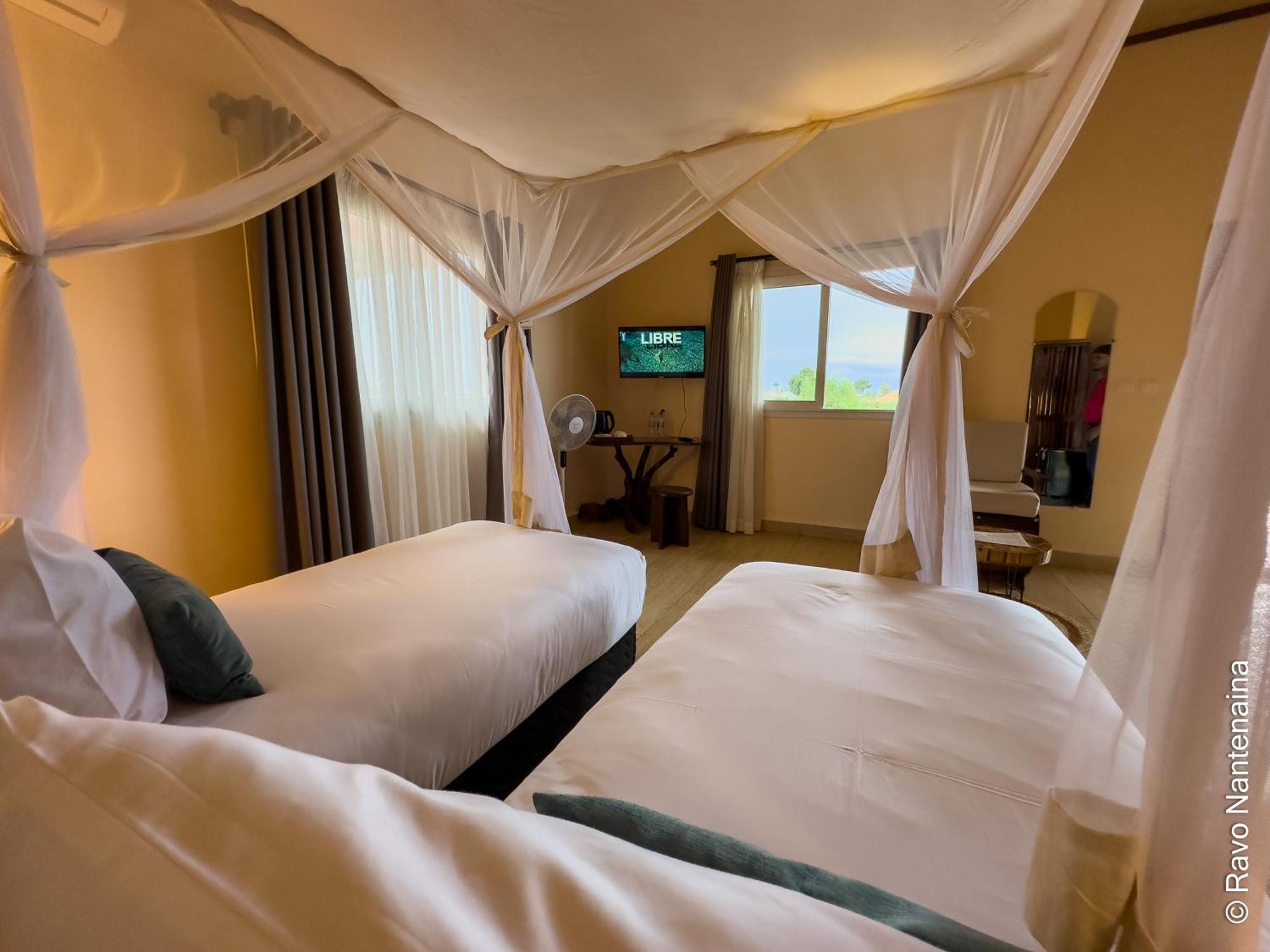 Bira Hotel อันต์ซิราเบ ภายนอก รูปภาพ