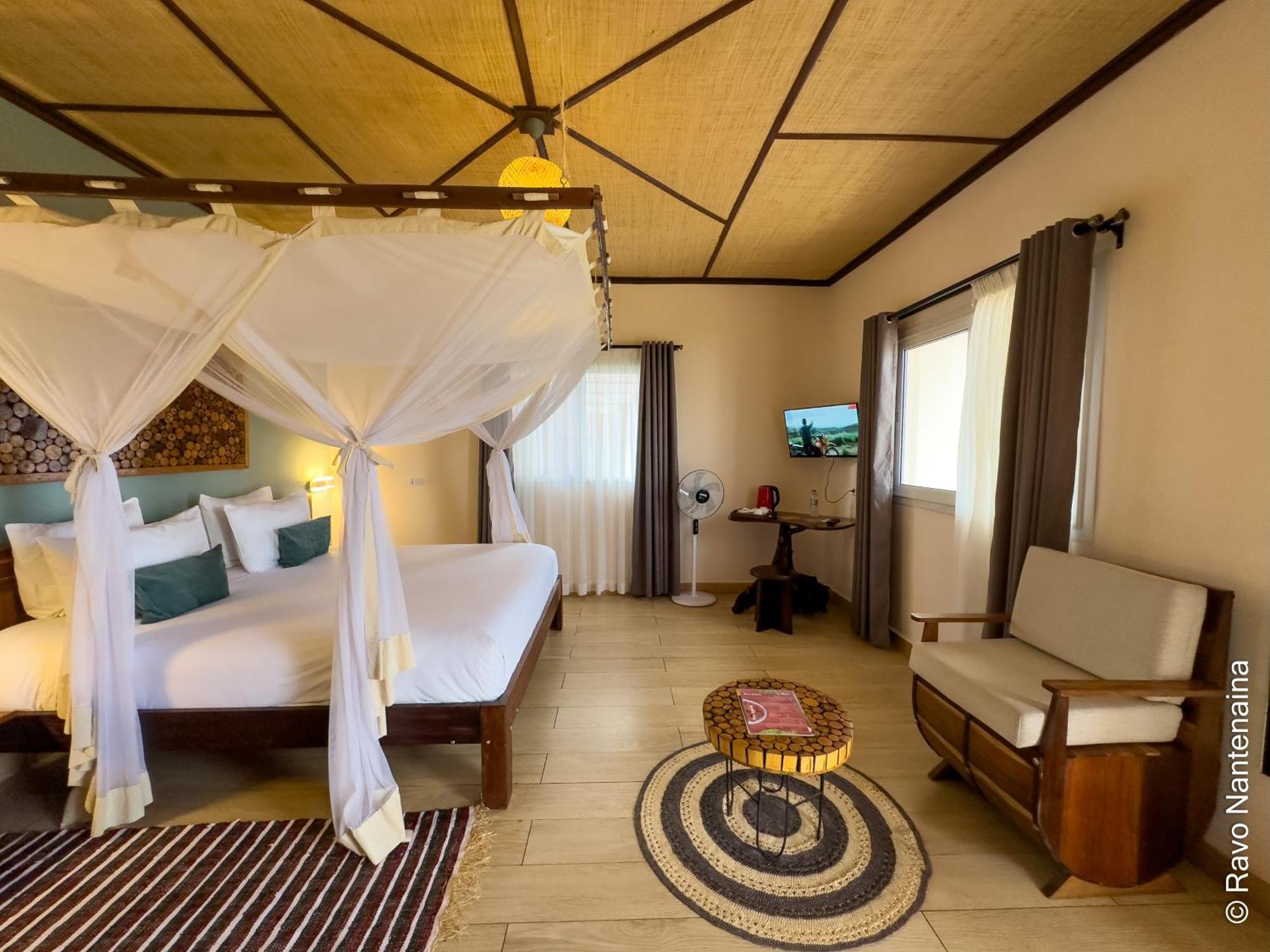 Bira Hotel อันต์ซิราเบ ภายนอก รูปภาพ